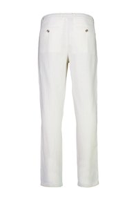 Witte linnen broek met een rechte snit, voorzien van twee achterzakken en knoopdetails, wat zorgt voor een lichte en ademende ontwerp.