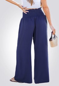 Cupshe BREEZY WIDE-LEG - Pantalon classique - dark blue