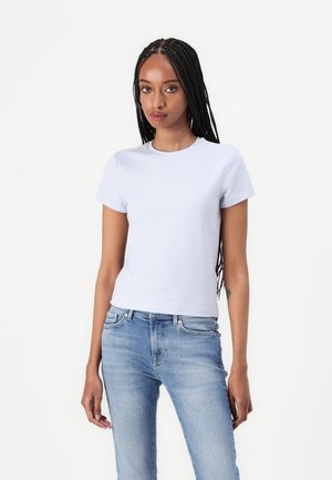 Good American SUPER STRETCH BABY TEE - T-shirt basique - periwinkle