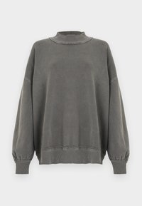 Γκρι φαρδιά φούτερ με ψηλό λαιμό, ριμπ μανσέτες και τελείωμα. Διαθέτει απαλό, υφασμάτινο ύφασμα με ελαφριά ξεθώριασμα για μια φθαρμένη εμφάνιση.