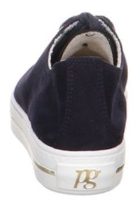 Marineblaue Wildledersneaker mit einer weißen Sohle, ausgestattet mit einem goldenen Akzent an der Ferse und einem strukturierten Innenfutter für Komfort.