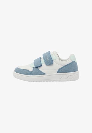 Zapatillas azules y blancas con una combinación de cuero y ante, que cuentan con dos correas ajustables de Velcro y una suela blanca texturizada.