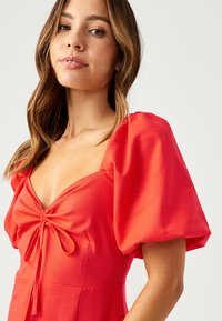 SÁVEL LUA MIDI - Päevakleit - coral