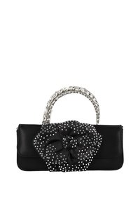 Fekete szatén kézitáska, melyen nagy szövetvirág található ezüst szegecsekkel díszítve, valamint kristályokkal borított fogantyúval. Téglalap alakú.