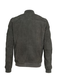 Giacca in suede grigia con collo rotondo, texture morbida, polsini e vita a costine, senza branding o decorazioni visibili sul retro.