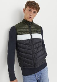 Jack & Jones HERO BODYWARMER COLLAR - Chaleco - rosin