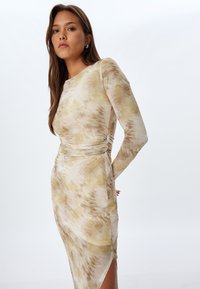Koton COLUMN MIDI - Robe de jour - beige
