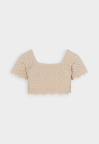 Pletený crop top v světlé béžové barvě se čtveratým výstřihem, krátkými balónovými rukávy, scalloped lemem a diamantovým vzorem po celé látce.