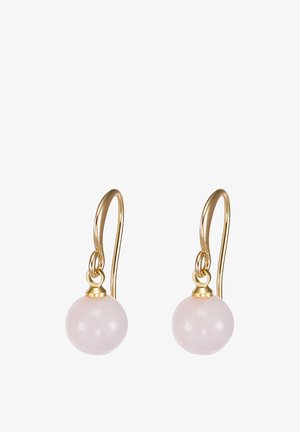 Gouden hangende oorbellen met ronde, lichtroze kralen, hangend aan een gebogen draadhaak, met een gladde, glanzende afwerking.