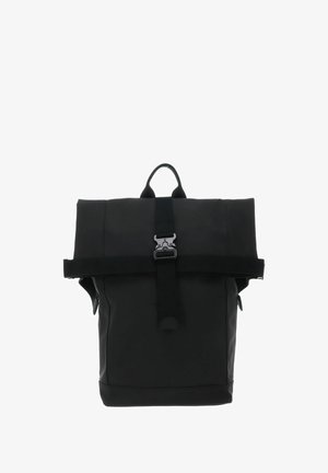 Sac à dos noir en matériau lisse, doté d'une fermeture à enroulement, d'une sangle noire réglable et de boucles métalliques. Poches latérales incluses.