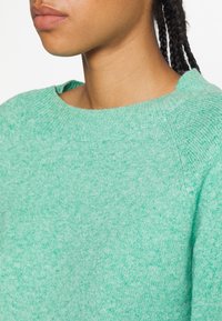 Vero Moda Strickpullover - green
