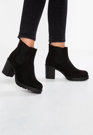 Ankle boot