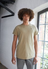 Não selecionado, compact jerseytreehouse