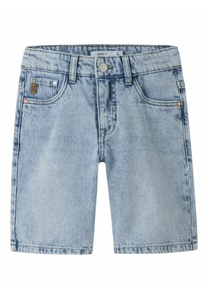 Világoskék farmer rövidnadrág elülső gombbal, cipzárral, övhurkokkal és ötlovas zsebmintával.