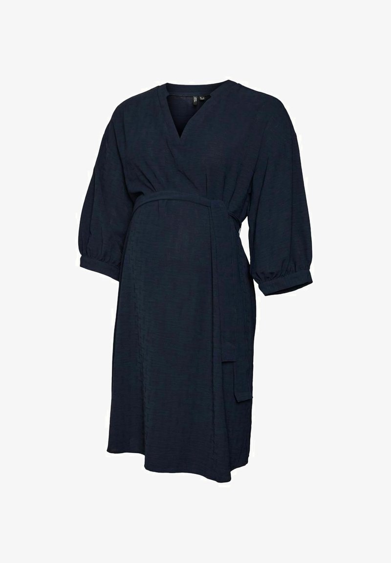 Mörkblå knälång omslagsklänning med V-ringning, 3/4 puffärmar och knytmidja. Tillverkad av texturerad tyg med ett subtilt mönster.