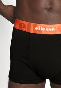Ellesse LEVALI 3 PACK - Úzke boxerky - multi