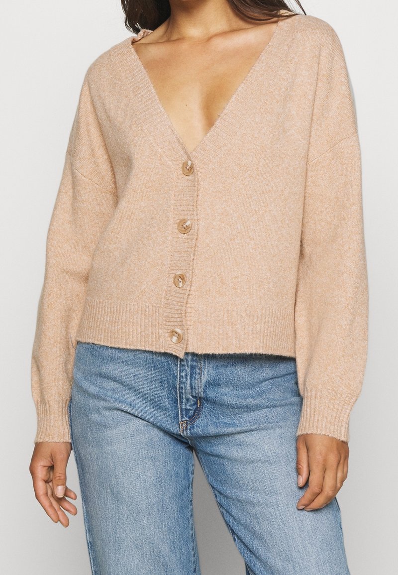 Vero Moda Petite Neuletakki - brown