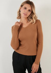 LELA REGULAR FIT - Maglione - caramel