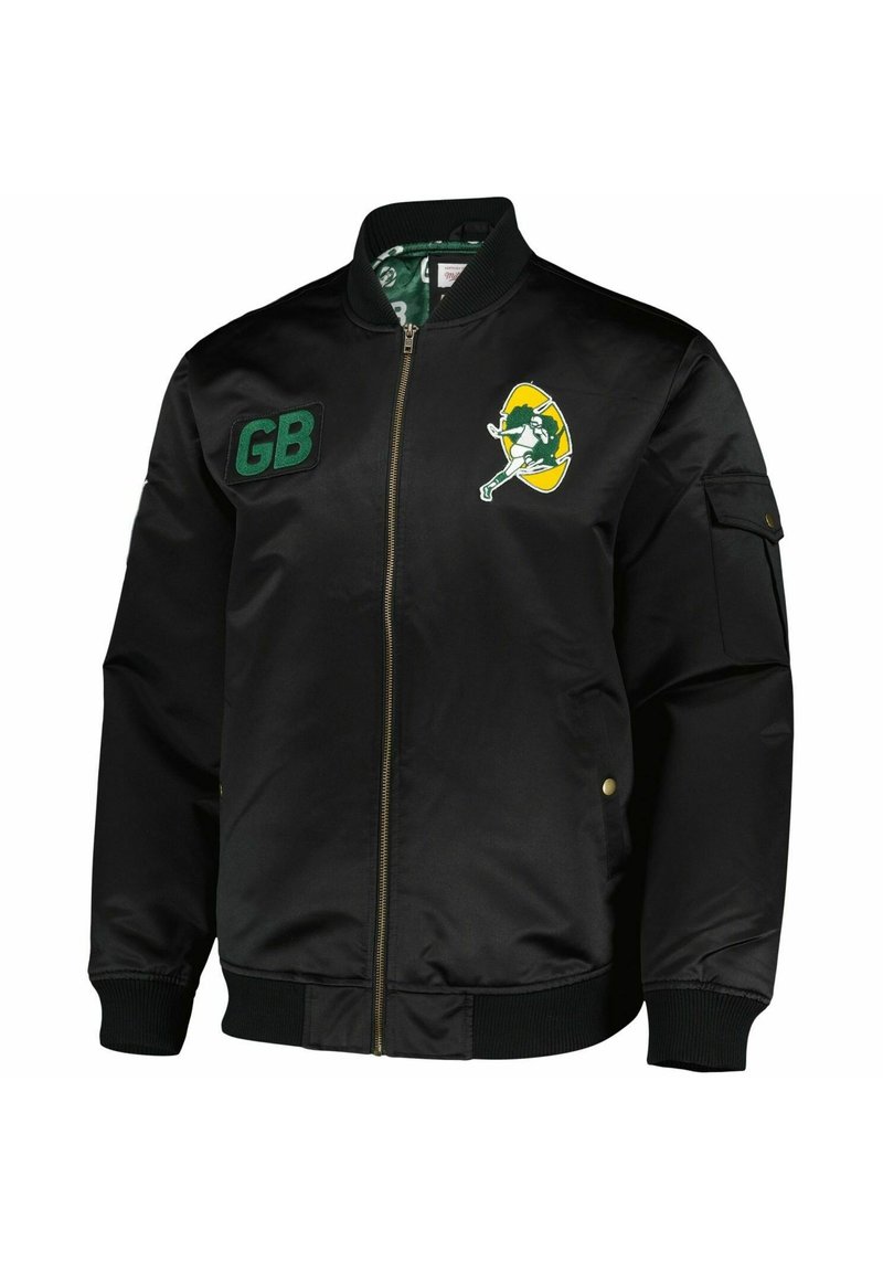 Schwarze Bomberjacke mit einem grünen "GB"-Aufnäher und einem gelb/grünen Logo auf der Brust. Mit Reißverschluss, gerippten Bündchen und Seitentaschen.