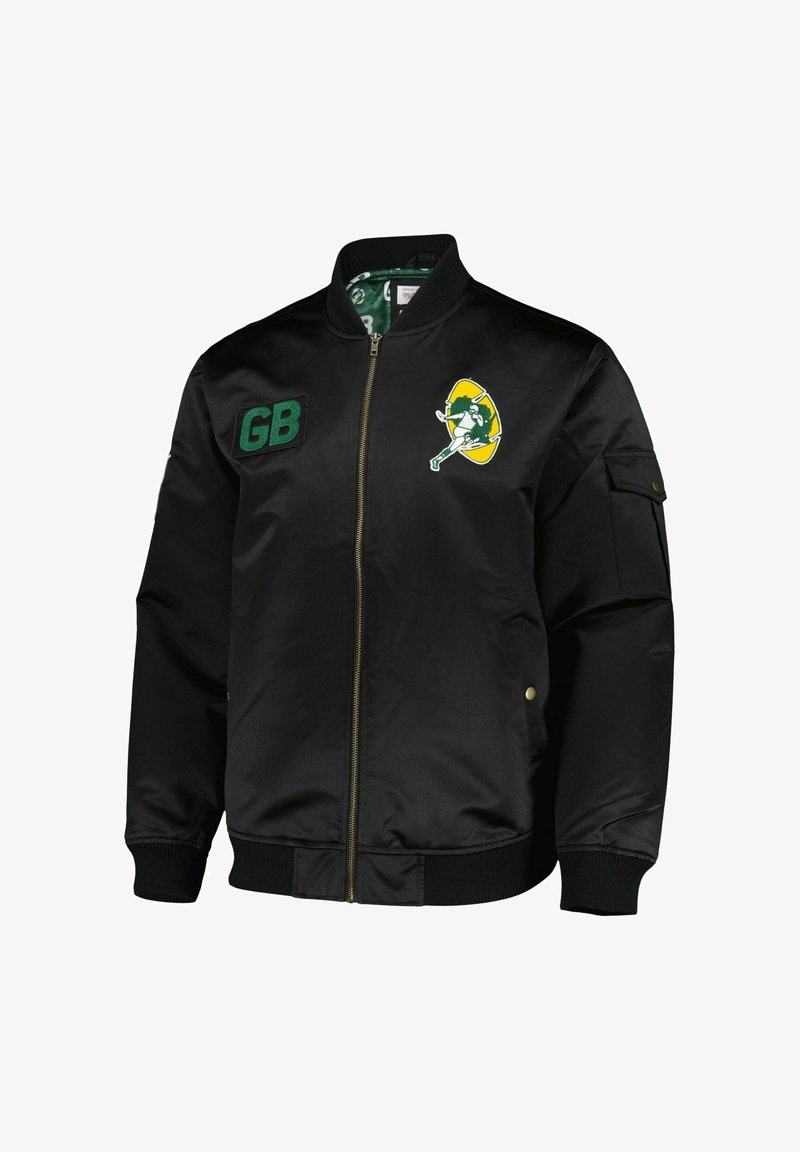 Schwarze Bomberjacke mit einem grünen "GB"-Aufnäher und einem gelb/grünen Logo auf der Brust. Mit Reißverschluss, gerippten Bündchen und Seitentaschen.