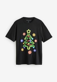 Czarny bawełniany t-shirt z jasną neonową grafiką choinki świątecznej z wielokolorowymi ozdobami i płatkami śniegu. Koszulka z okrągłym dekoltem.
