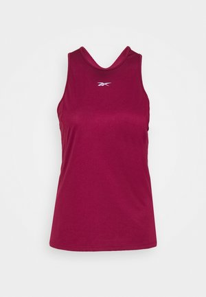 Ärmelloses, bordeauxrotes Sport-Top mit hohem Ausschnitt und kleinem weißem Logo mittig auf der Brust vor schlichter Hintergrund.