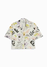 Korte mouwen, cropped button-up shirt van lichtgewicht stof. Voorzien van een meerkleurig abstract patroon met zwarte omlijningen op een lichte achtergrond.