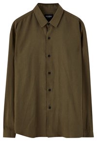 Chemise à manches longues vert olive avec col classique et boutons noirs sur le devant.