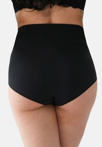 Schwarze Unterwäsche mit hoher Taille aus glattem Material, ausgestattet mit einem nahtlosen Design ohne sichtbare Nähte oder Hardware-Details.