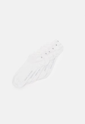 White ankle socks made of cotton, featuring a smooth texture, minimalistic design, with subtle branding along the side. Set of five pairs.