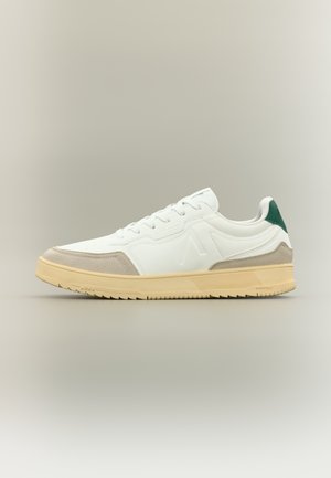 NOVAKLASS UNISEX - Sneakers low - bright white/green