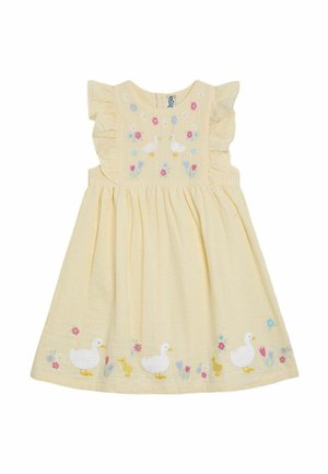 Robe à carreaux jaunes avec des manches à volants, canards et fleurs brodés sur le corsage, et motifs de canards supplémentaires le long de l'ourlet.