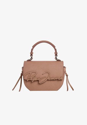 Pehmeast roosa nahast käekott, millel on struktureeritud kuju. Omab tikitud logo, ülemist käepideme ja pikad dekoratiivsed fringed igast küljest.