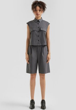 Shorts - anthrazit