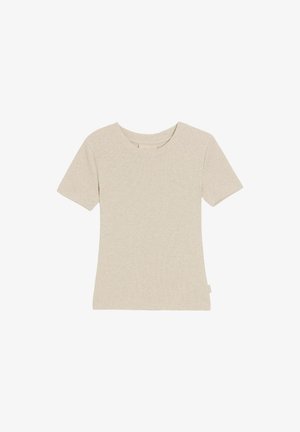 Beżowy t-shirt z krótkim rękawem, wykonany z miękkiej tkaniny, z okrągłym dekoltem i delikatną fakturą, z małą metką na bocznym szwie.
