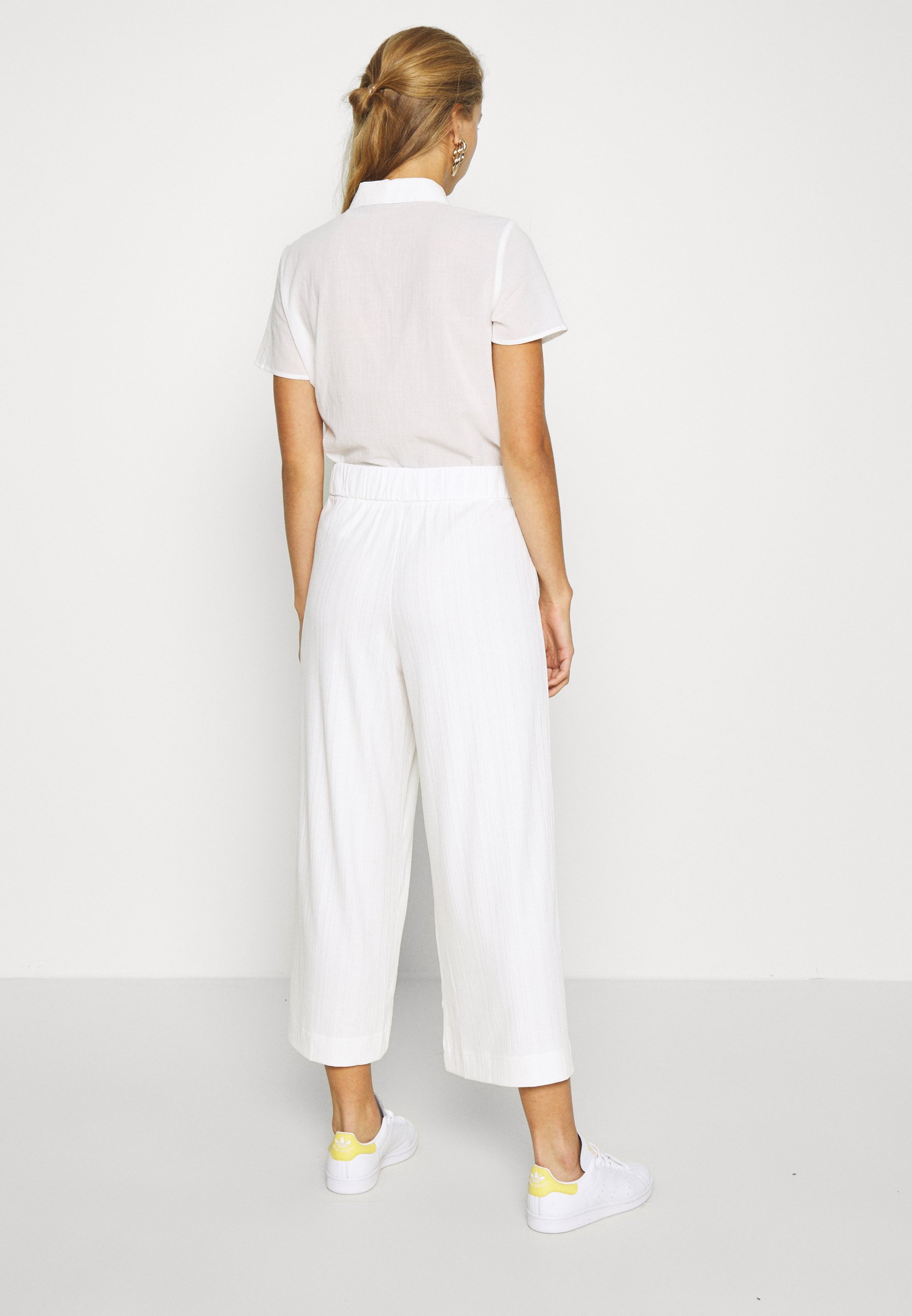 Monki CILLA TROUSERS Bukse white light Zalando.no Monki CILLA TROUSERS - Bukse - white light