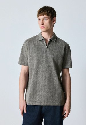 Next, HERRINGBONE ZIP NECK POLO SHIRT - Poloshirt - brown