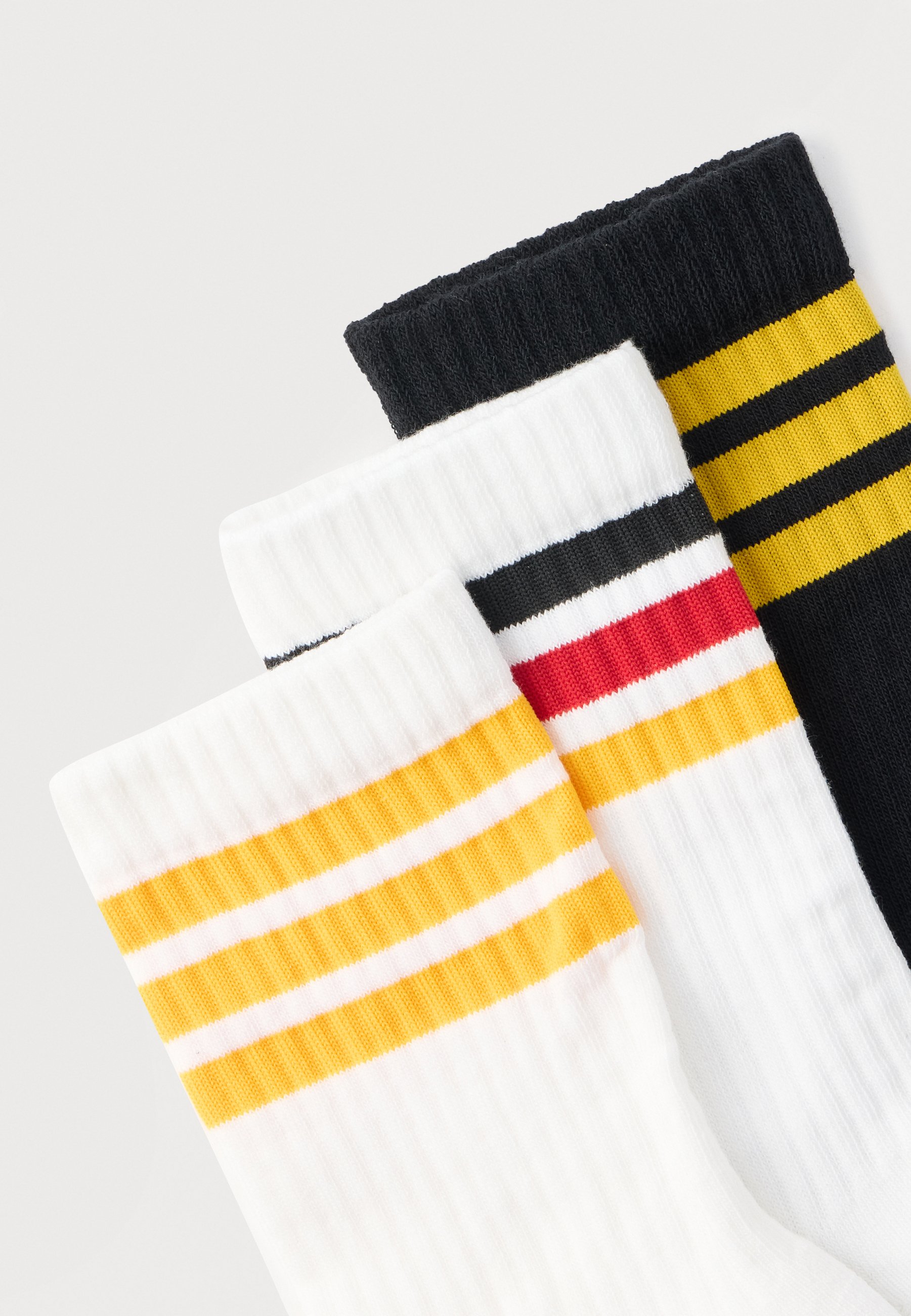 nike men's essential retro striped crew socks 3 pack