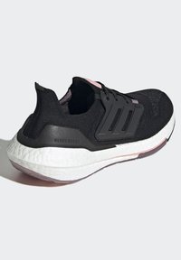 adidas Performance ULTRABOOST 22 W UNISEX czarny