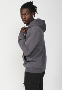 Koroshi Felpa con cappuccio - antracita   anthracite