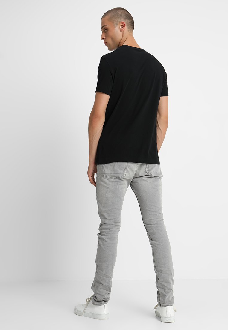 AllSaints TONIC V NECK T shirts jet black Zalando.no AllSaints TONIC - Topper - jet black