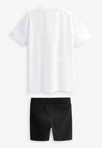 Clarks REGULAR FIT SET - Shorts - white