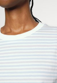 Selected Femme T-shirt estampada - snow white