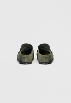 Rangs 9: Birkenstock - NAPLES UNISEX - Iešļūcenes