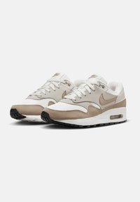 Nike Sportswear AIR MAX 1 UNISEX - Sportcipő - phantom/khaki/light orewood burn/black