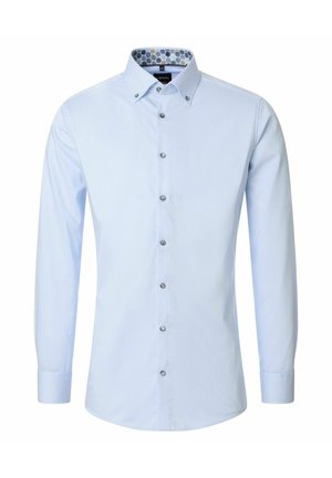 Hellblaues Herrenhemd mit Knöpfen, langen Ärmeln und gemustertem Innenkragen, präsentiert vor weißem Hintergrund.