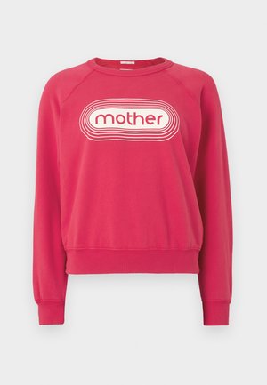 Rode trui met ronde hals en geribbelde manchetten. Voorzien van een wit grafisch logo "mother" omlijnd met golven aan de voorkant. Simpel ontwerp.