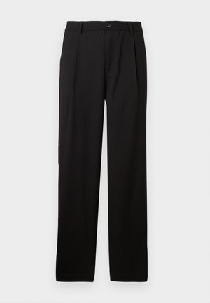 Zwarte rechte broek met riemlussen, voorknoop en ritsluiting, gepresenteerd op een witte achtergrond.