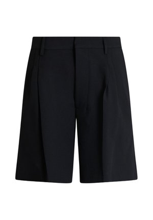 Shorts noirs confectionnés sur mesure, longueur genou, avec passants de ceinture, plis devant et une texture de tissu propre et lisse.