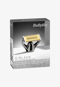 BaByliss X-Blade -vaihtoterä titaanista, jossa on kullanväriset korostukset. Tyylikäs muotoilu ja musta kotelo takaavat tarkan ja kompaktin trimmauskokemuksen.